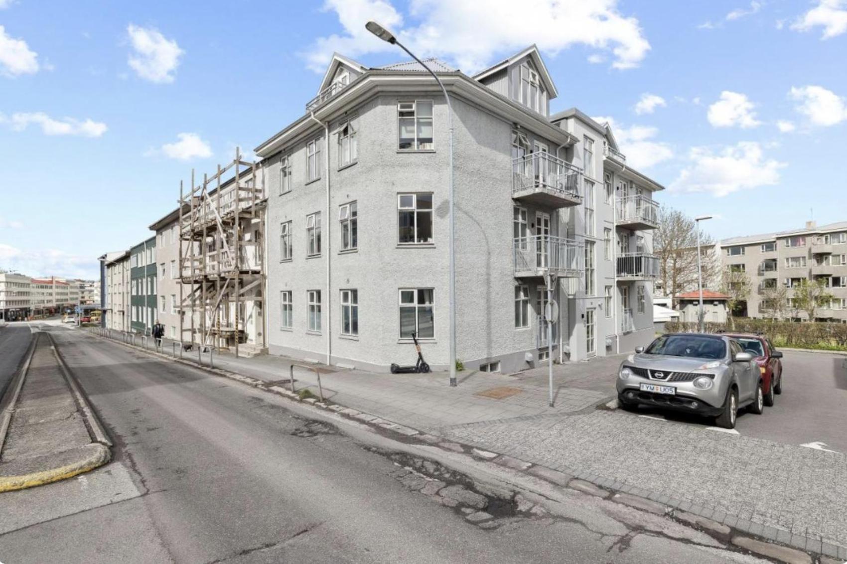 Cheerful Down Town Apartment Reykjavík Exterior photo