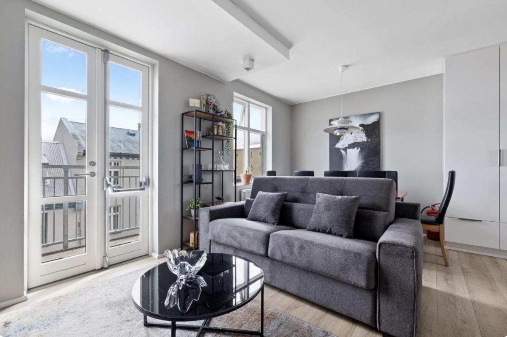 Cheerful Down Town Apartment Reykjavík Exterior photo